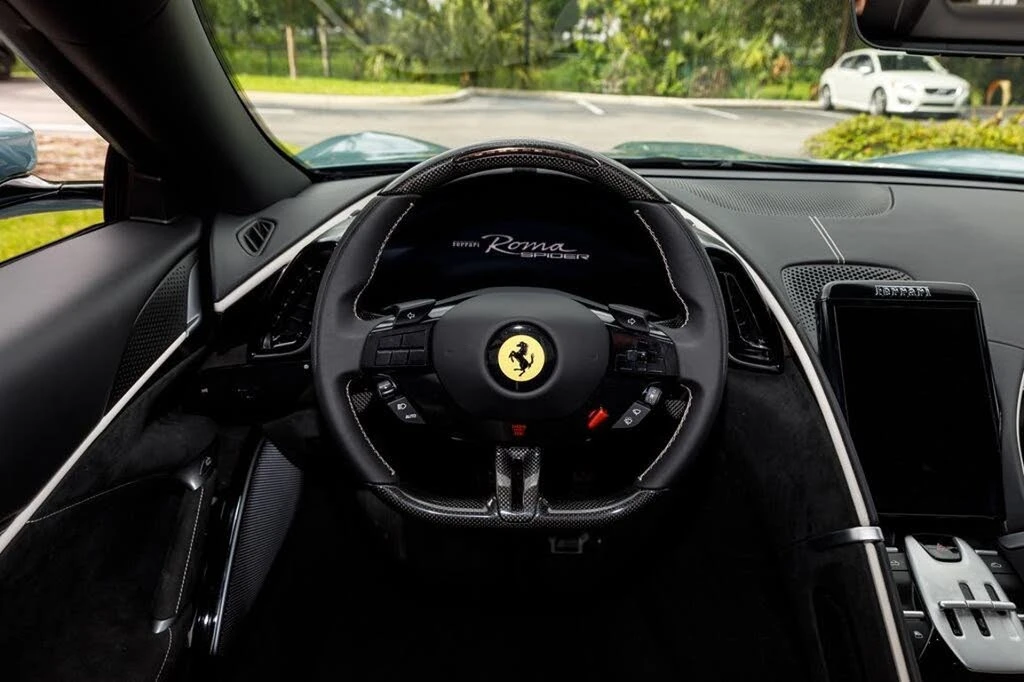 2026 Ferrari Roma Spider - Image 20 of 31
