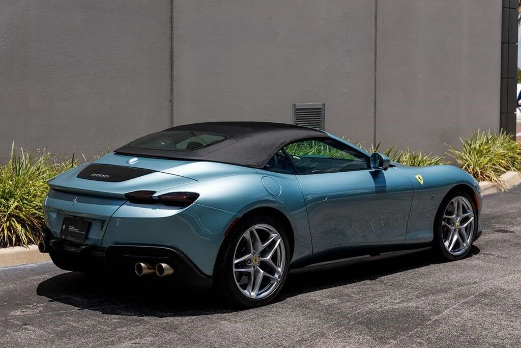 2026 Ferrari Roma Spider - Image 5 of 31