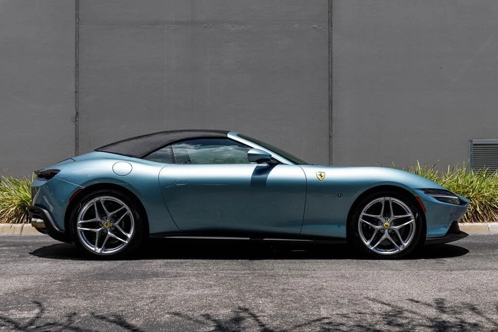 2026 Ferrari Roma Spider - Image 6 of 31