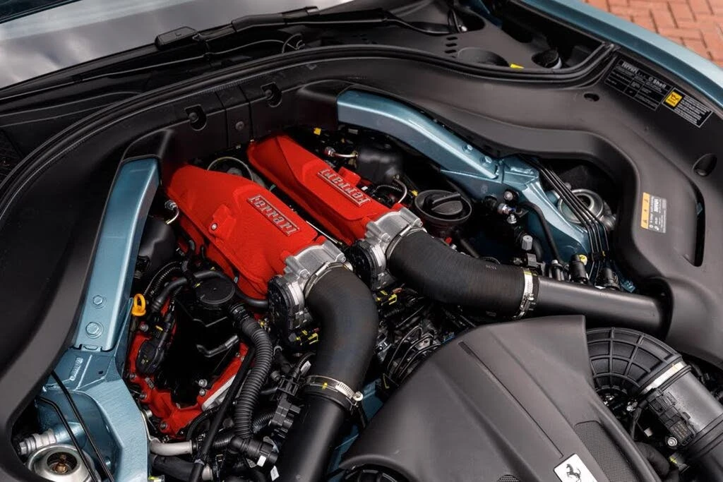 2026 Ferrari Roma Spider - Image 12 of 31