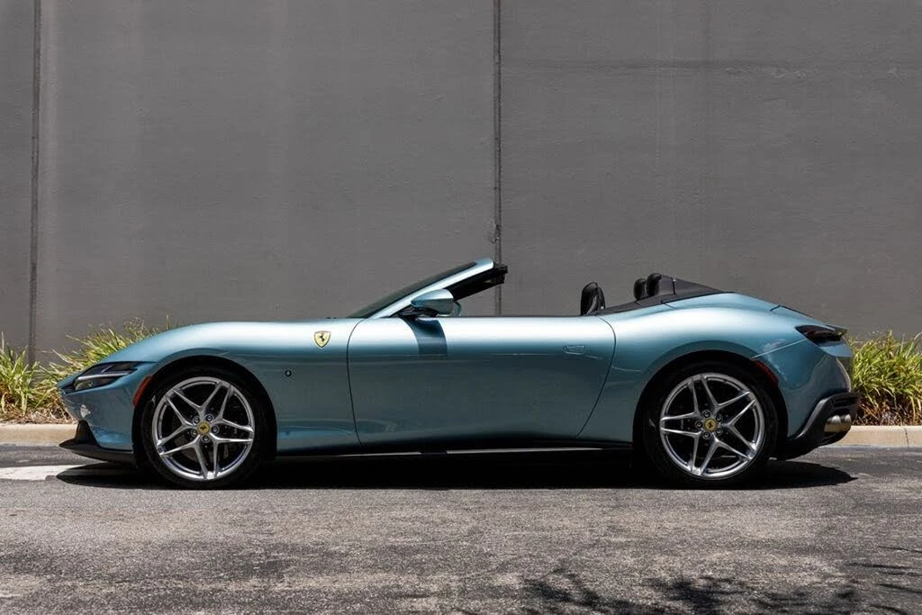 2026 Ferrari Roma Spider - Image 2 of 31