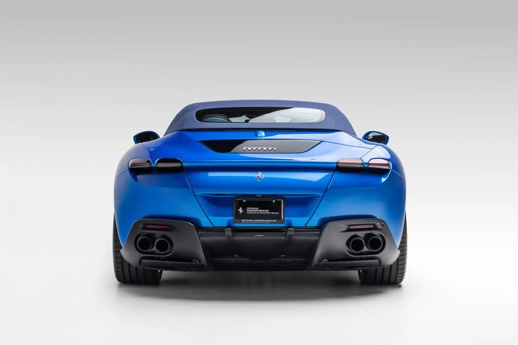 2026 Ferrari Roma Spider - Image 8 of 31