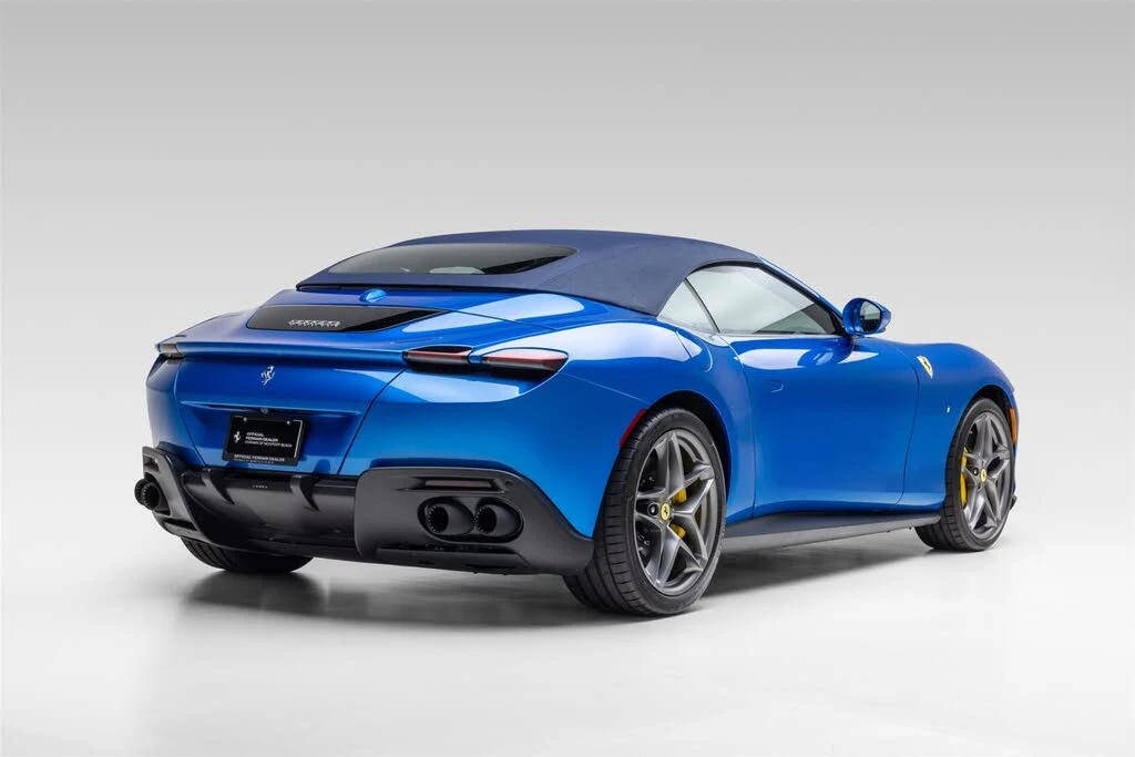 2026 Ferrari Roma Spider - Image 9 of 31