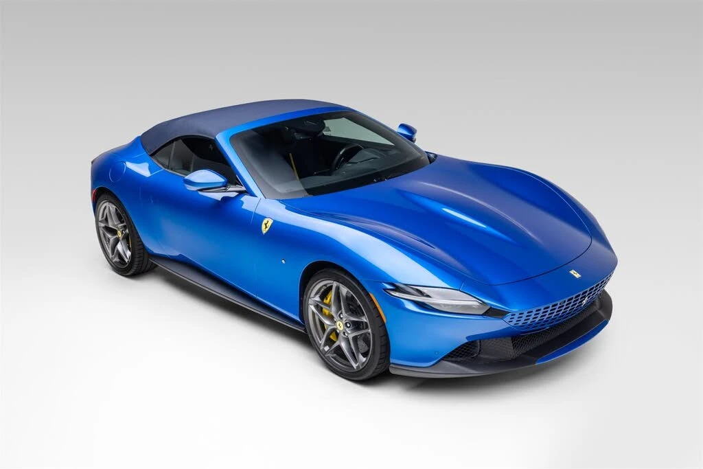 2026 Ferrari Roma Spider - Image 15 of 31