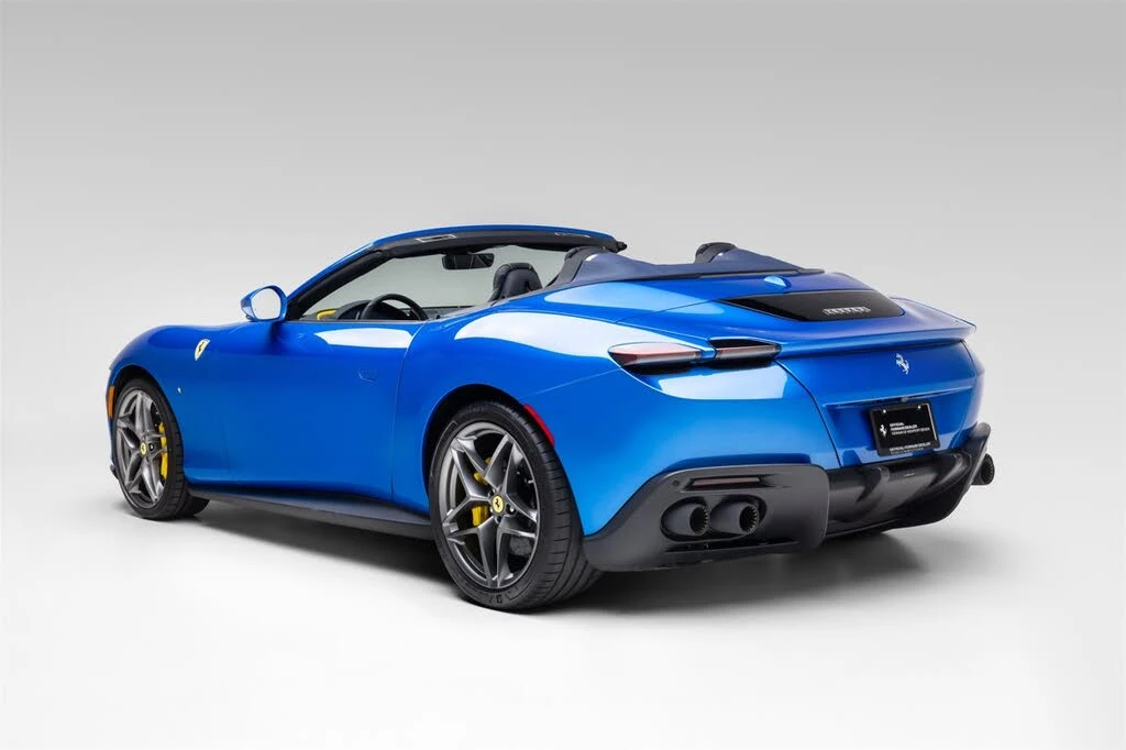 2026 Ferrari Roma Spider - Image 5 of 31