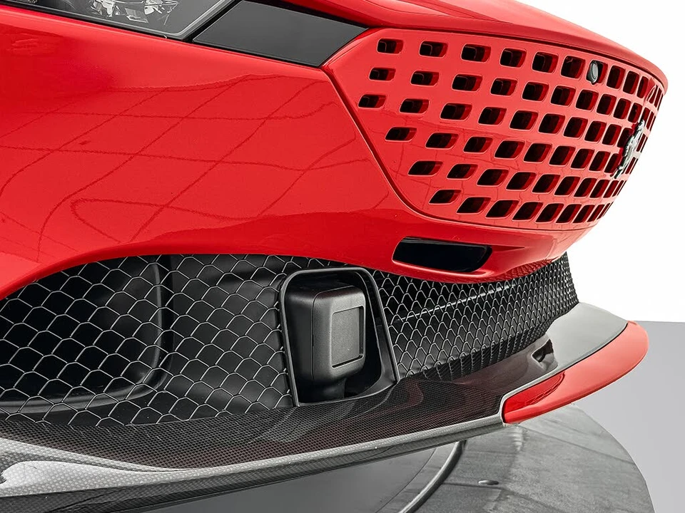 2026 Ferrari Roma Spider - Image 25 of 31
