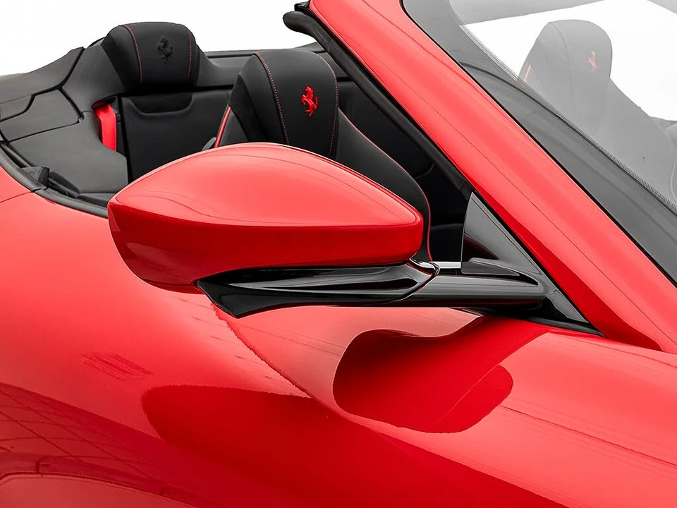2026 Ferrari Roma Spider - Image 29 of 31