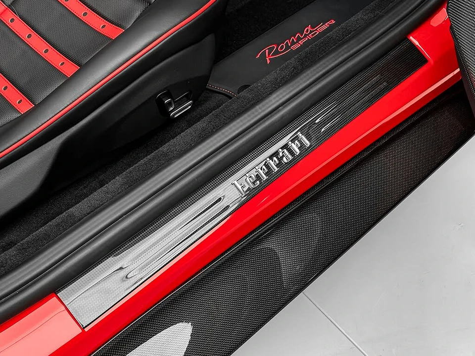 2026 Ferrari Roma Spider - Image 16 of 31
