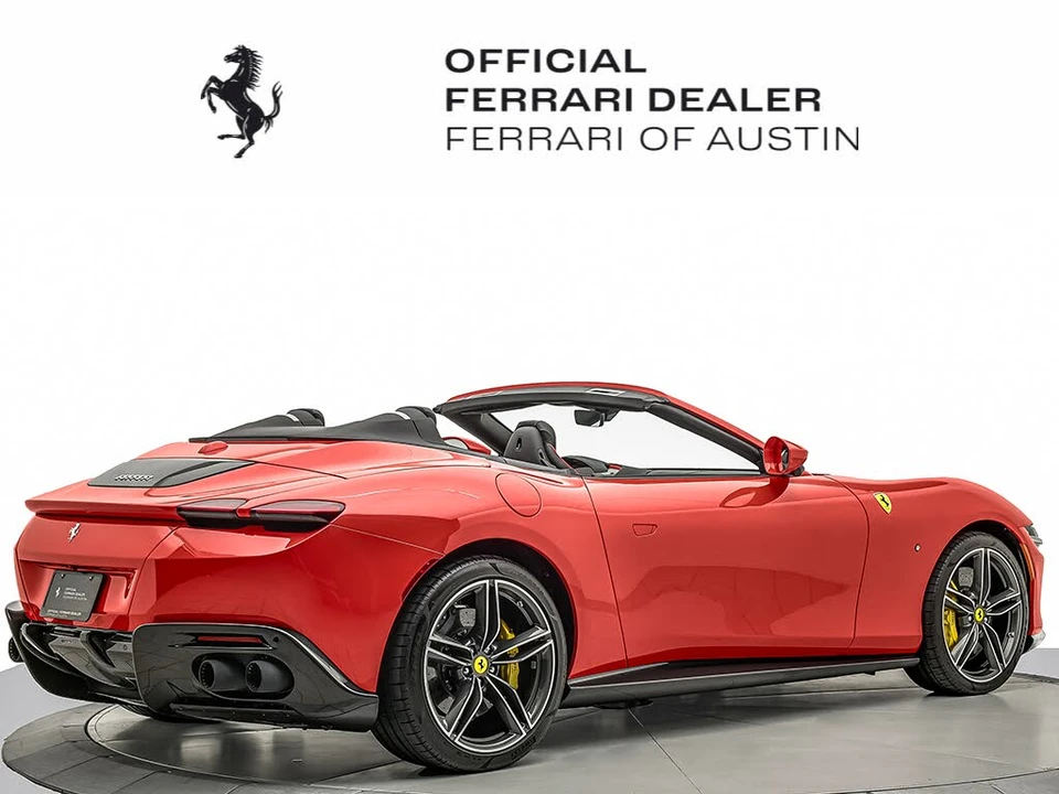 2026 Ferrari Roma Spider - Image 8 of 31