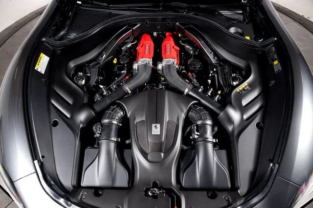 2026 Ferrari Roma Spider - Image 14 of 31