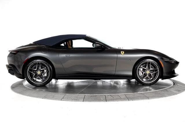 2026 Ferrari Roma Spider - Image 11 of 31