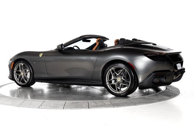 2026 Ferrari Roma Spider - Image 7 of 31