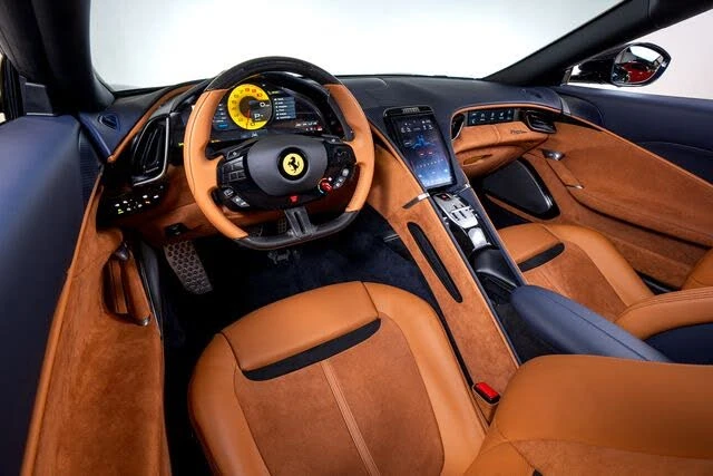 2026 Ferrari Roma Spider - Image 29 of 31