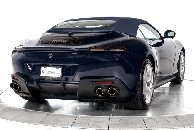 2026 Ferrari Roma Spider - Image 10 of 31