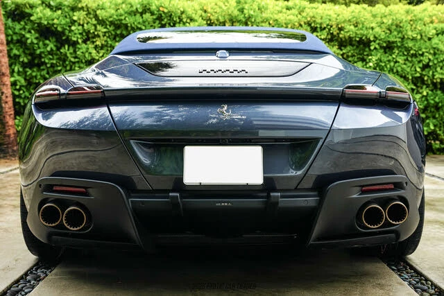 2026 Ferrari Roma Spider - Image 18 of 31
