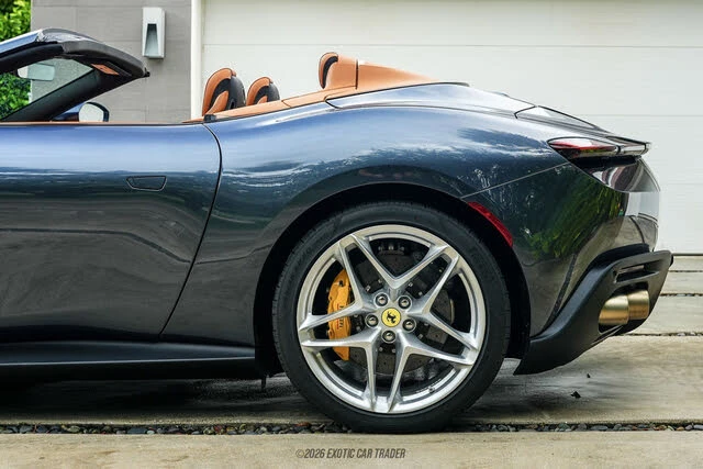 2026 Ferrari Roma Spider - Image 5 of 31