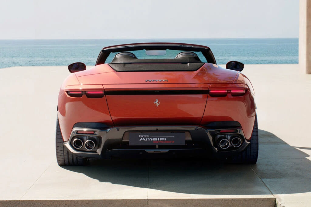 2026 Ferrari Roma Spider - Image 9 of 14