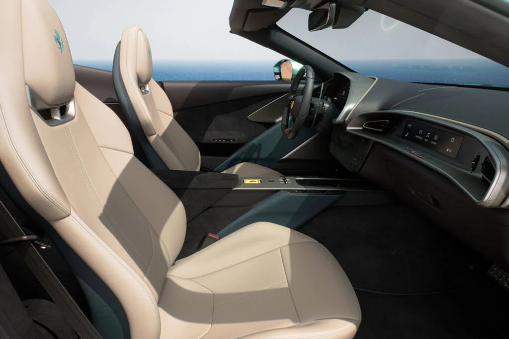 2026 Ferrari Roma Spider - Image 7 of 14