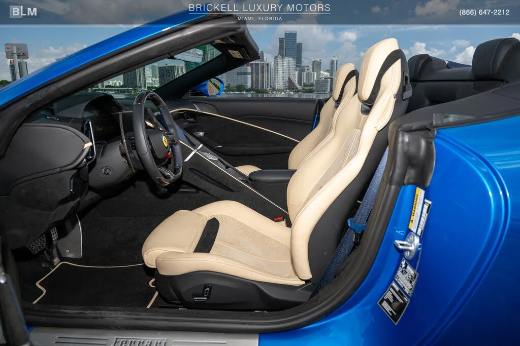 2026 Ferrari Roma Spider - Image 22 of 31