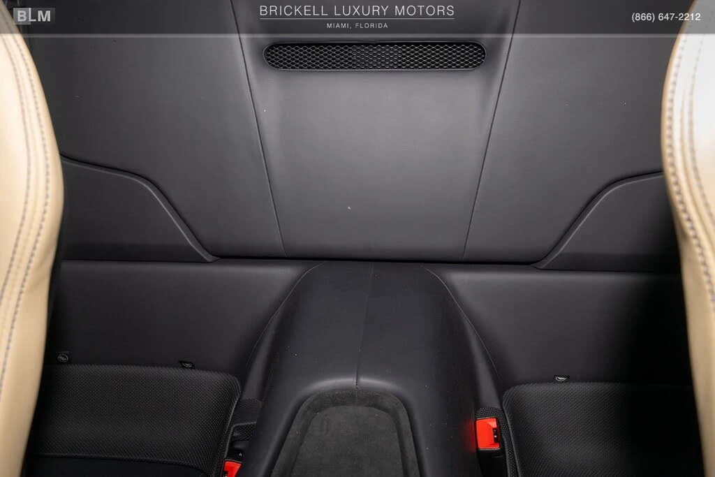 2026 Ferrari Roma Spider - Image 24 of 31