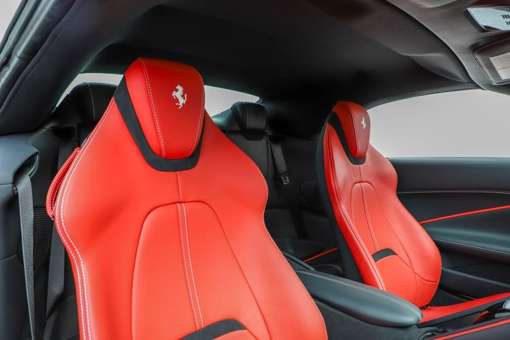 2026 Ferrari Roma Spider - Image 6 of 31