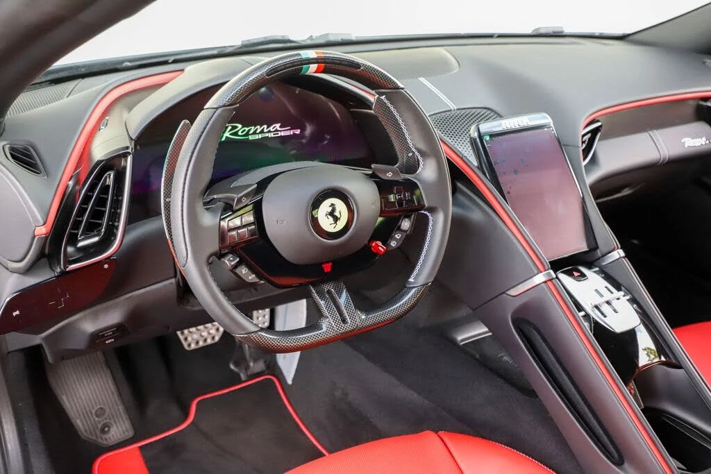 2026 Ferrari Roma Spider - Image 10 of 31