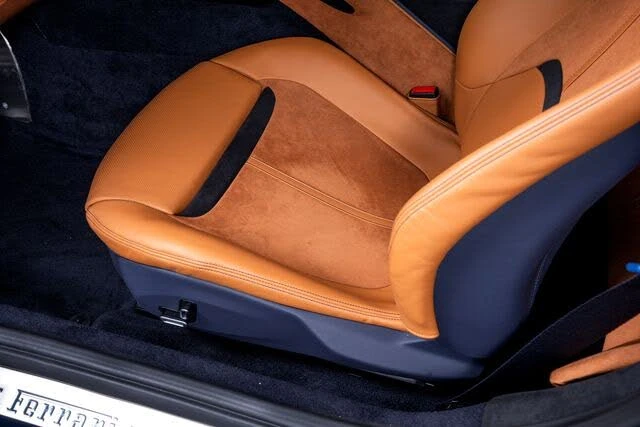 2026 Ferrari Roma Spider - Image 23 of 31