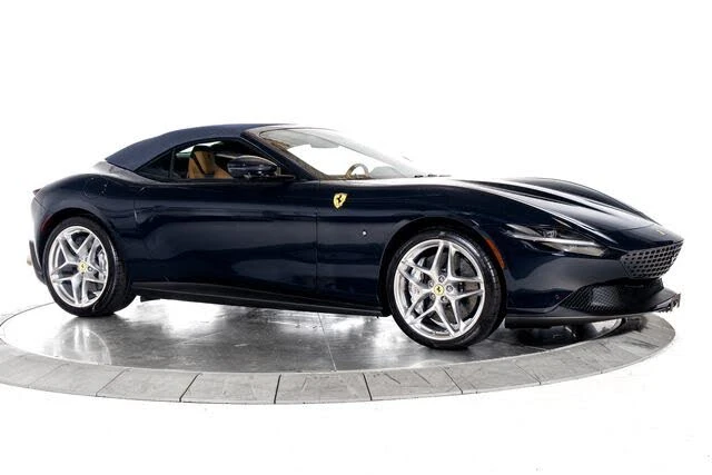 2026 Ferrari Roma Spider - Image 12 of 31