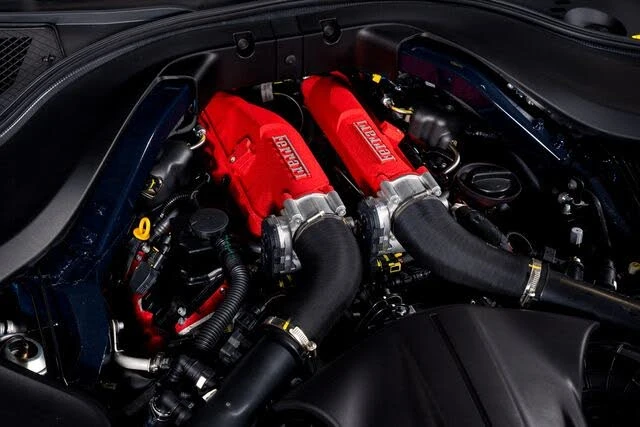 2026 Ferrari Roma Spider - Image 15 of 31