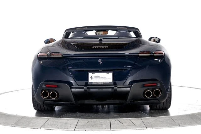 2026 Ferrari Roma Spider - Image 8 of 31