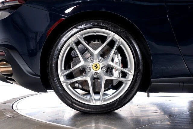 2026 Ferrari Roma Spider - Image 19 of 31