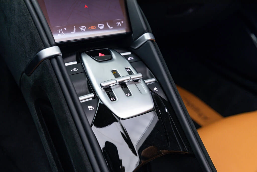 2026 Ferrari Roma Spider - Image 6 of 31