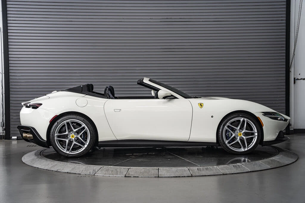 2026 Ferrari Roma Spider - Image 6 of 31