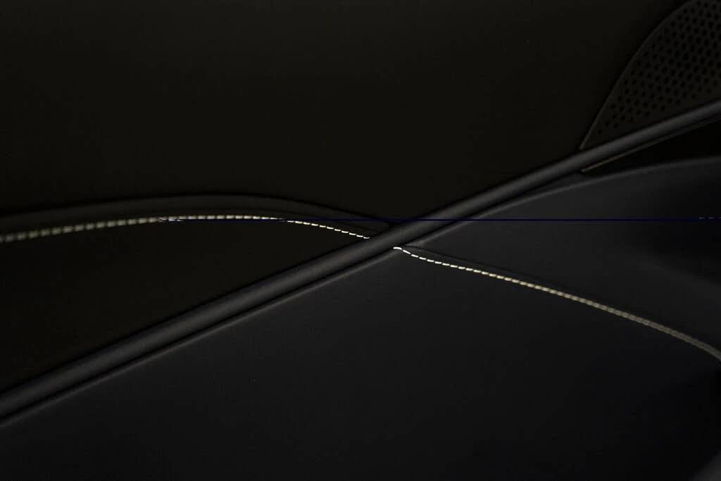 2026 Ferrari Roma Spider - Image 23 of 31