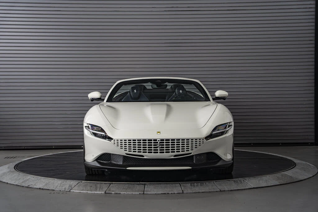 2026 Ferrari Roma Spider - Image 8 of 31