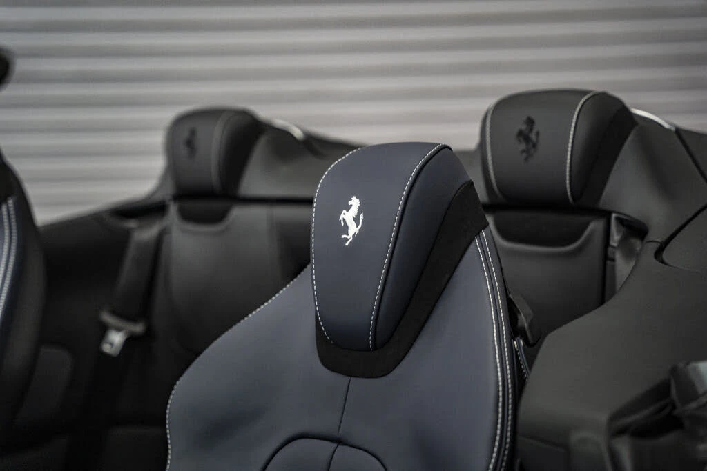 2026 Ferrari Roma Spider - Image 28 of 31