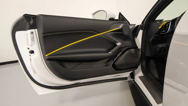 2026 Ferrari Roma Spider - Image 17 of 20