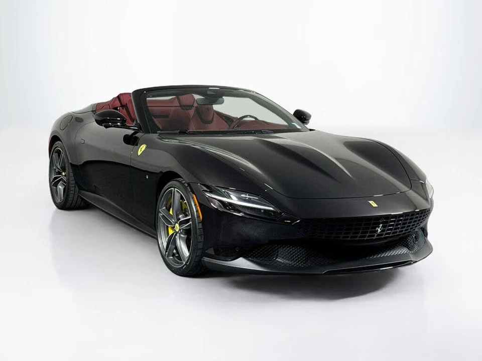 2026 Ferrari Roma Spider - Image 11 of 27