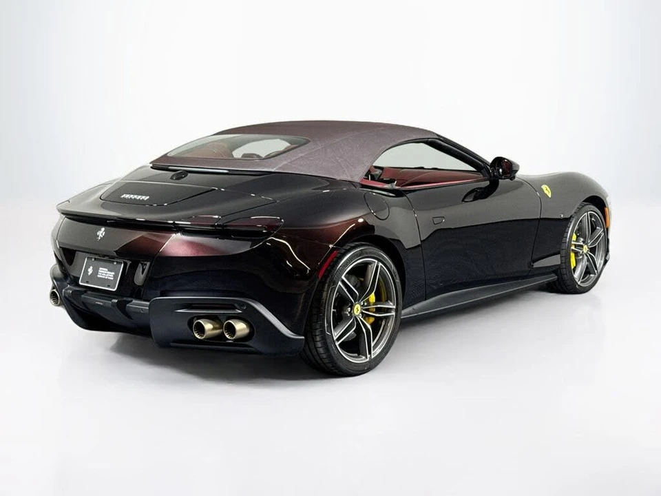 2026 Ferrari Roma Spider - Image 9 of 27