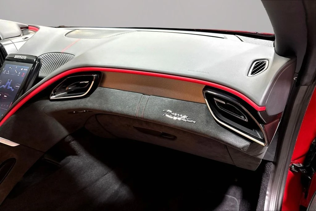 2026 Ferrari Roma Spider - Image 24 of 31