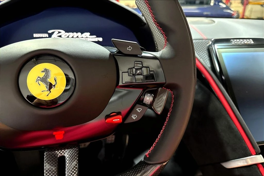 2026 Ferrari Roma Spider - Image 13 of 31