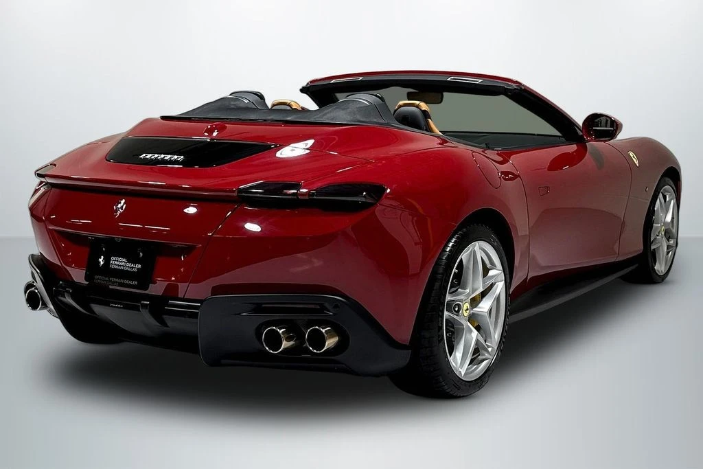 2026 Ferrari Roma Spider - Image 7 of 31