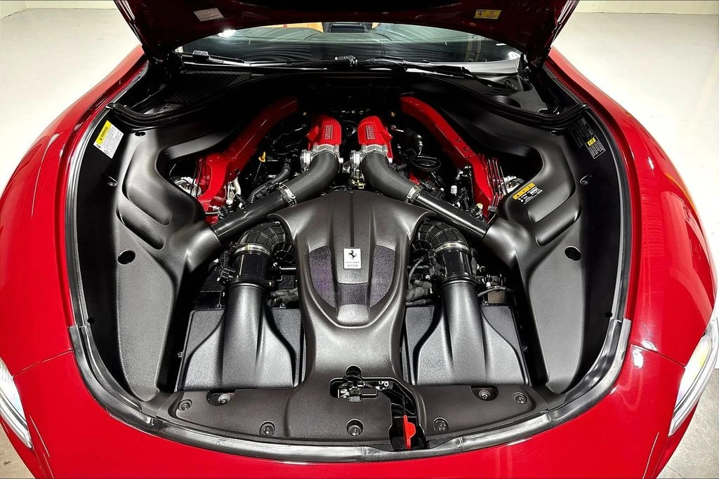 2026 Ferrari Roma Spider - Image 27 of 31