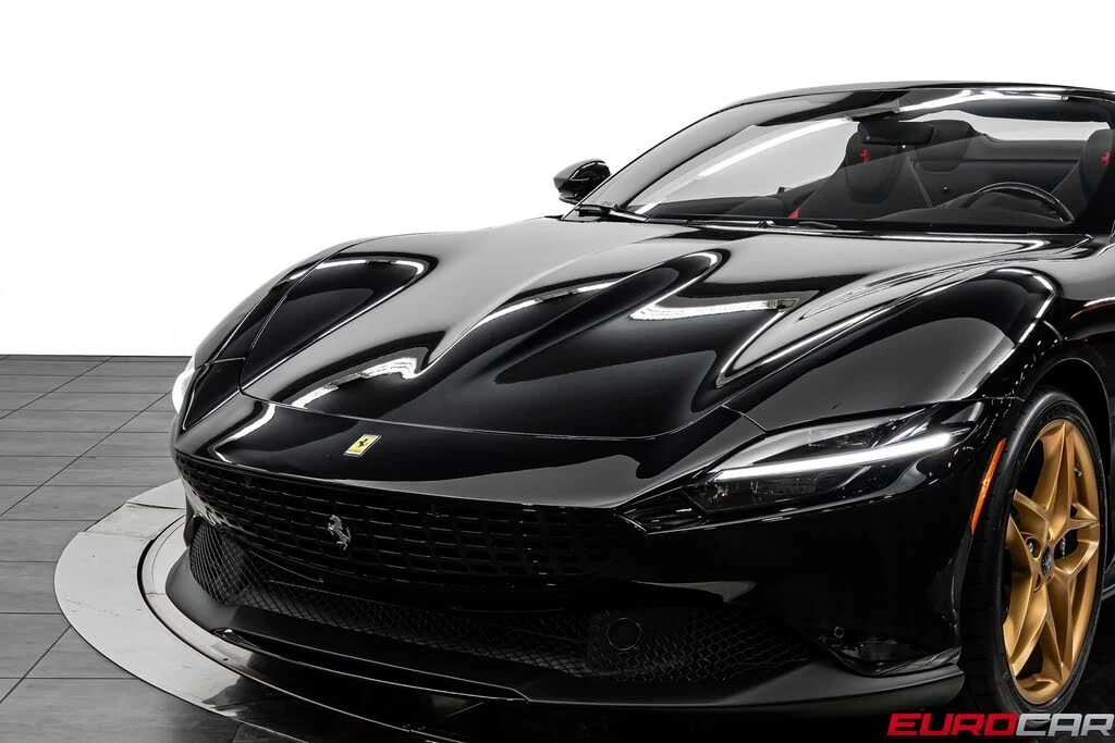 2026 Ferrari Roma Spider - Image 15 of 31