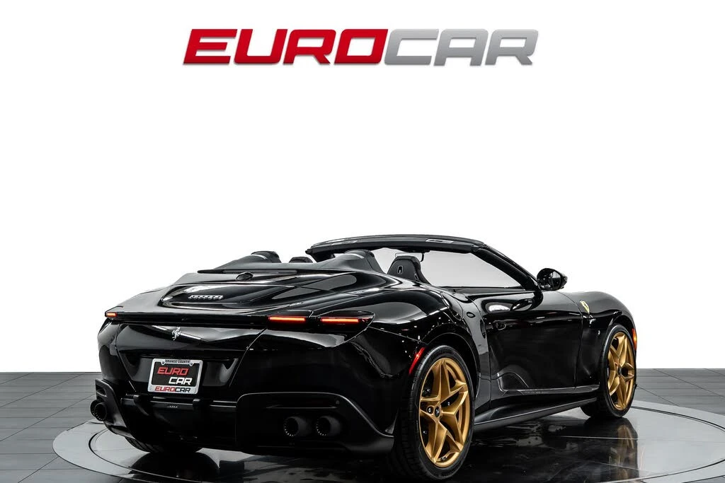2026 Ferrari Roma Spider - Image 6 of 31