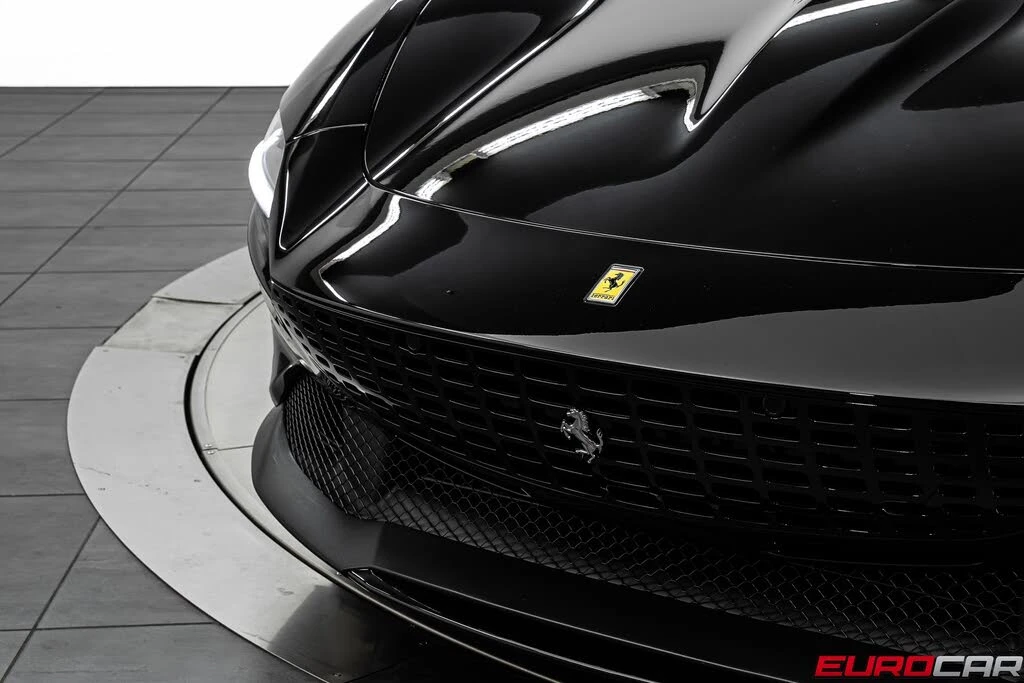 2026 Ferrari Roma Spider - Image 13 of 31
