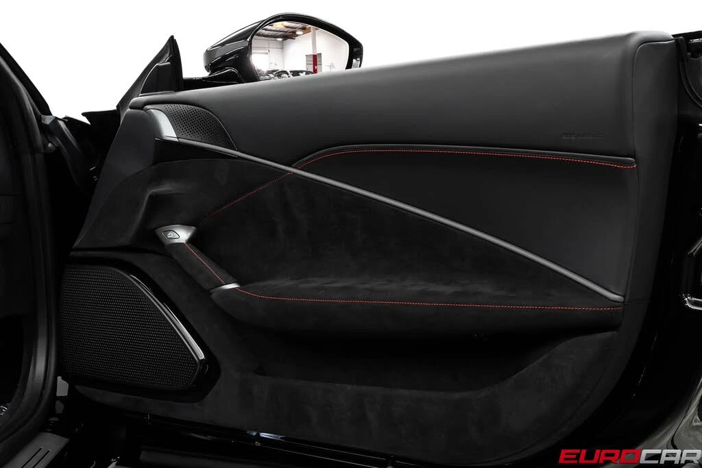 2026 Ferrari Roma Spider - Image 28 of 31