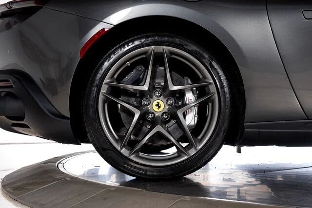 2026 Ferrari Roma Spider - Image 19 of 31