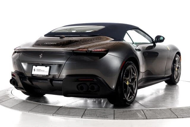 2026 Ferrari Roma Spider - Image 10 of 31