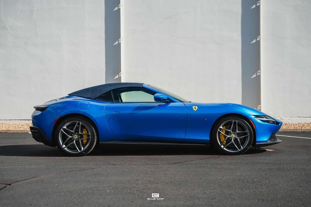 2026 Ferrari Roma Spider - Image 18 of 31